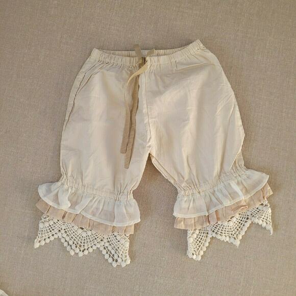 Well Dressed Wolf Dreamer Cape & Pantaloons - Picture 2 of 9